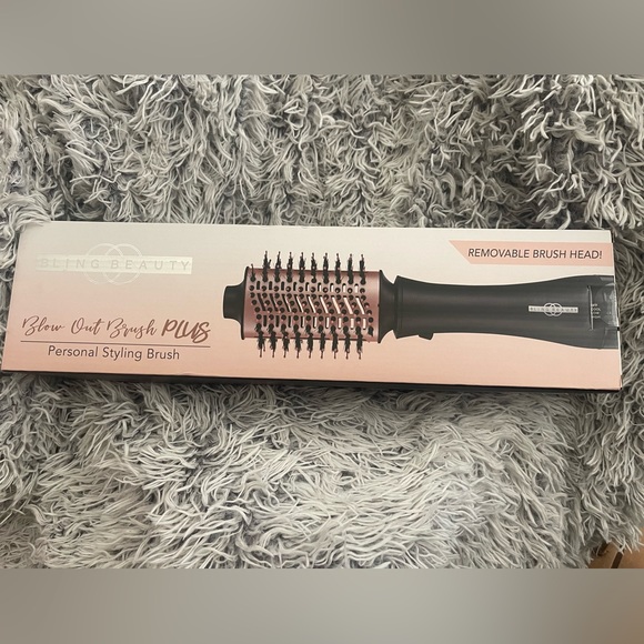 New bling beauty- Blow out brush plus - Picture 1 of 2